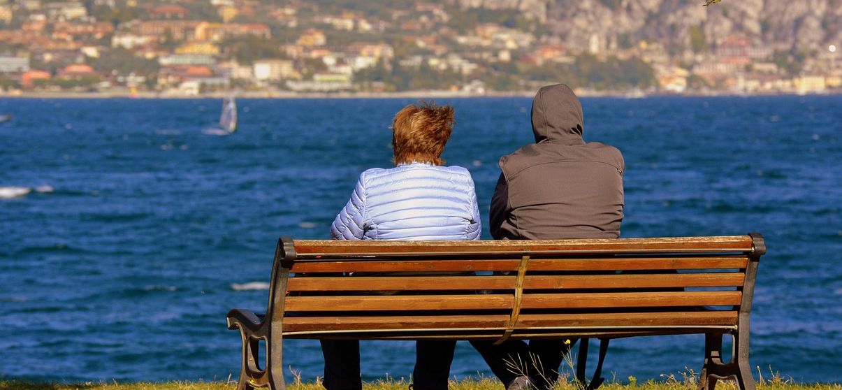 Smart Strategies for Seniors to Save on Funeral Costs 